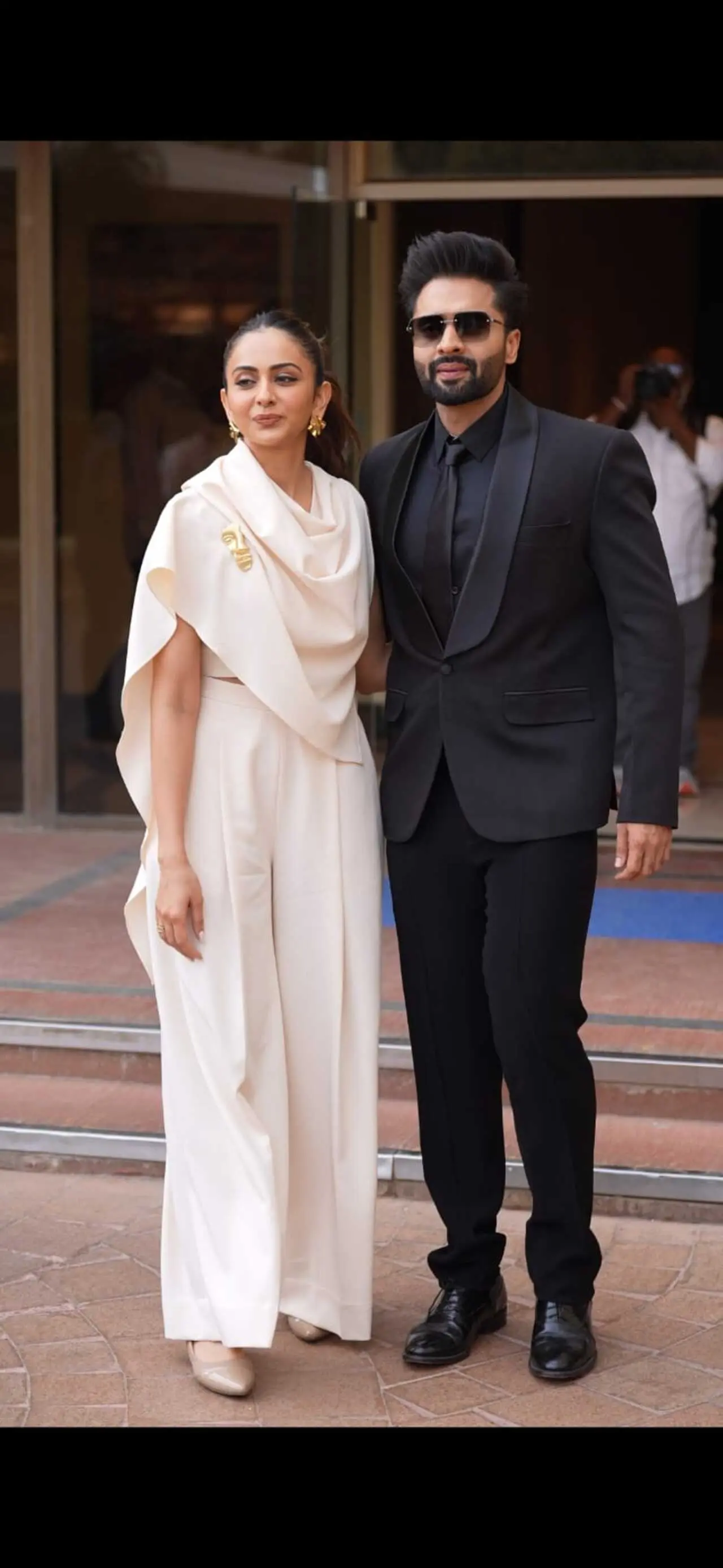 Rakul Preet Singh was a vision to behold in white attire as she was clicked with Jackky Bhagnani at the launch of a fitness product.